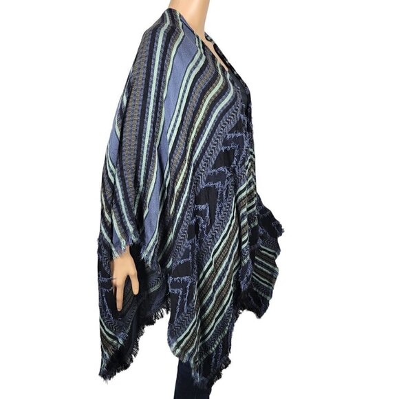 BCBG MaxAzaria Multi Media Blue Patterned Boho Fringed Shawl/Poncho Size OS - Picture 5 of 10